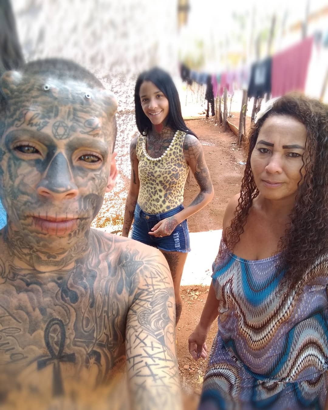 Педро Кенсо - "дьявольски" счастливый папа из Бразилии (16 фото)