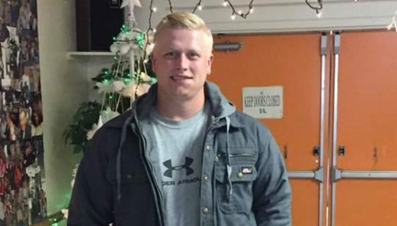 Жуткие фото «до» и «после» показали, как наркотики изменили парня всего за 7 месяцев (4 фото) Жуткие фото «до» и «после» показали, как наркотики изменили парня всего за 7 месяцев (4 фото)