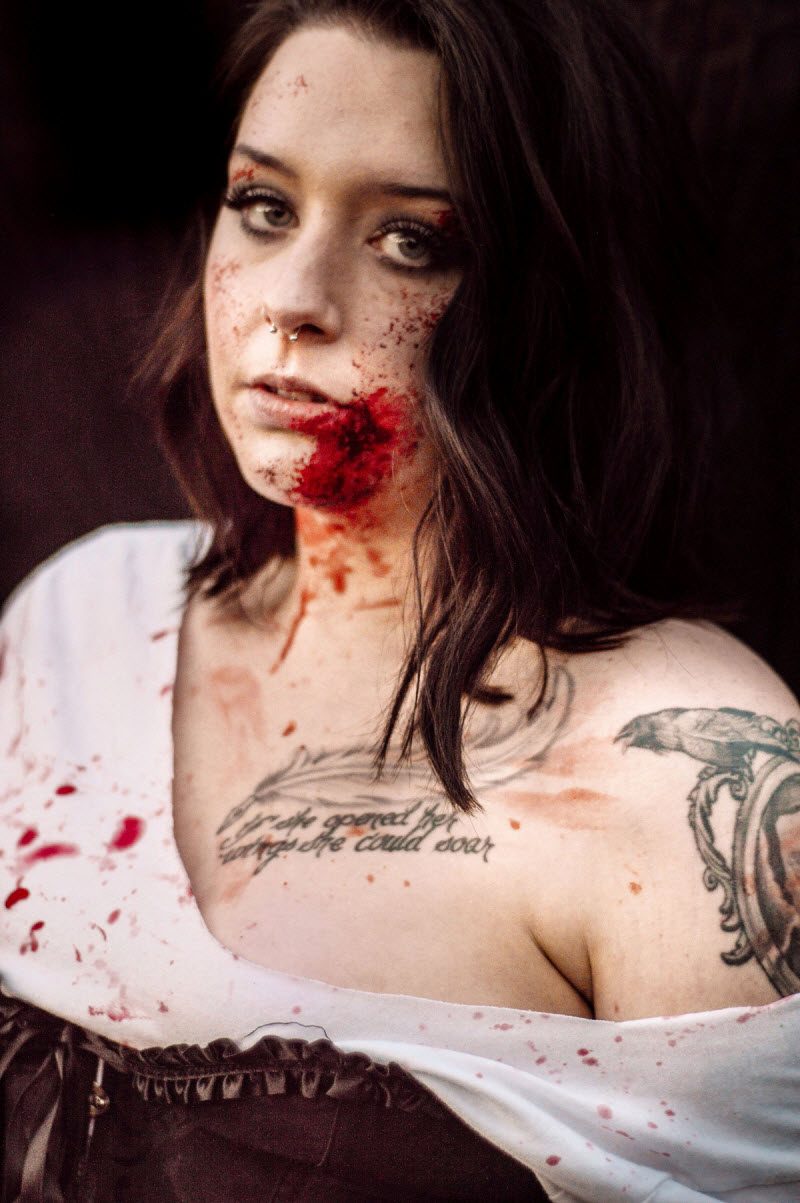 Мама устроила зомби-фотосессию с дочерьми к Хэллоуину и получила смертельные угрозы от троллей (10 фото)