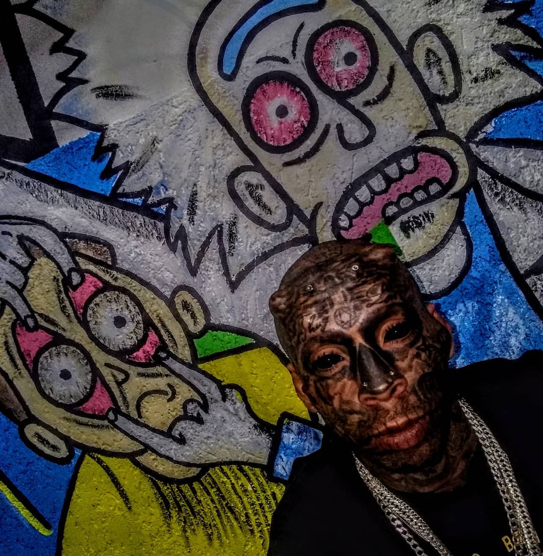 Педро Кенсо - "дьявольски" счастливый папа из Бразилии (16 фото)