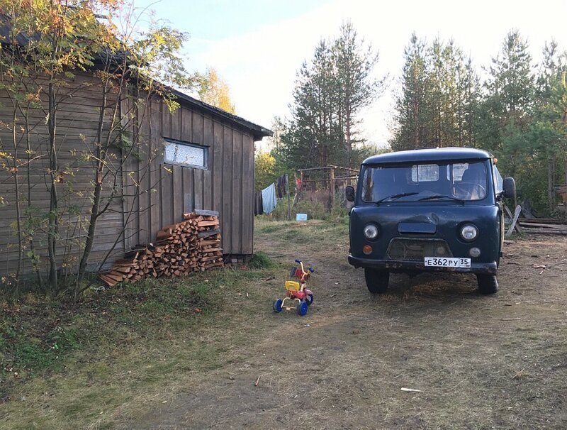 Многодетная семья прячется от органов опеки, спасая своих детей (5 фото) Многодетная семья прячется от органов опеки, спасая своих детей (5 фото)