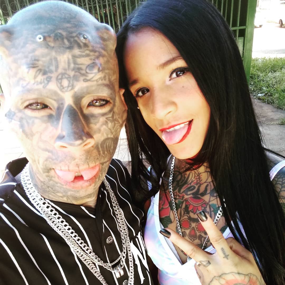 Педро Кенсо - "дьявольски" счастливый папа из Бразилии (16 фото)