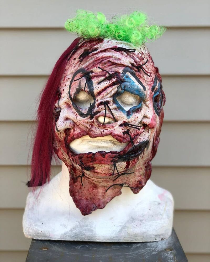 Жуткие маски прямиком из ночных кошмаров (13 фото)