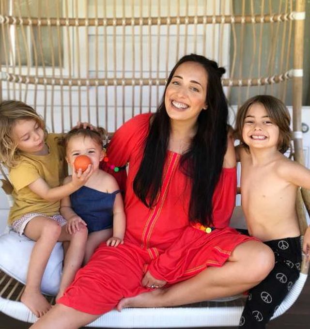 Австралийка выбрала странное имя для младенца, но оно оказалось вне закона (9 фото)