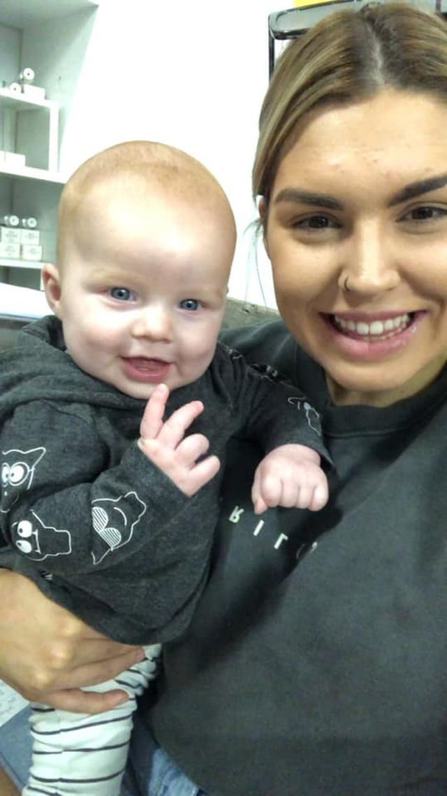 Девушка из Австралии узнала, что беременна в день родов (8 фото)