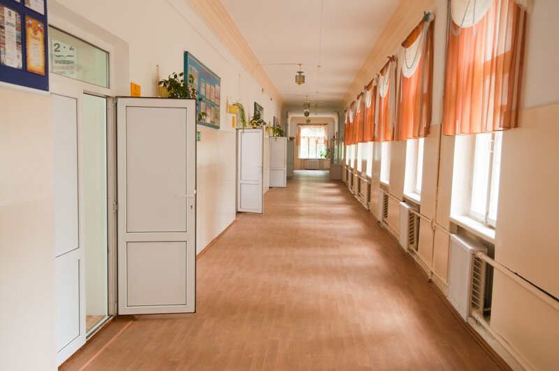 В туалете Новосибирской школы обнаружили тело погибшей девочки (2 фото) В туалете Новосибирской школы обнаружили тело погибшей девочки (2 фото)