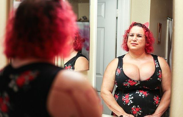 Ультраженственные изменения ветерана войны из США (10 фото)