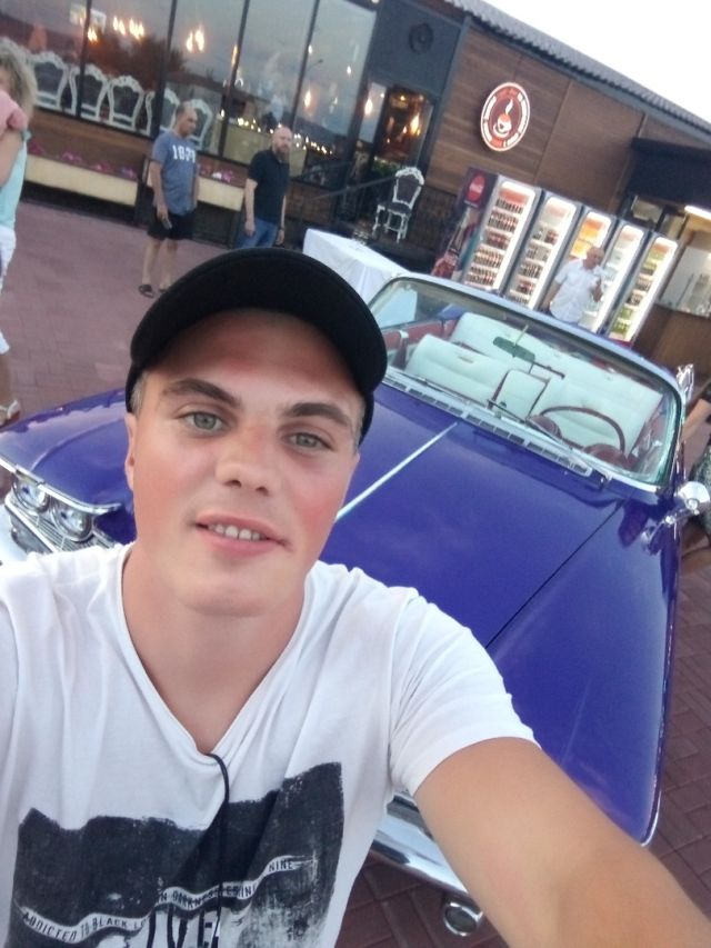 Сын чиновника с другом до смерти избили человека и сняли это на видео: красноярцы готовятся протестовать (10 фото + 2 видео)