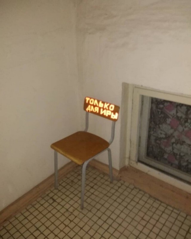 Такое можно увидеть только в подъездах (16 фото)